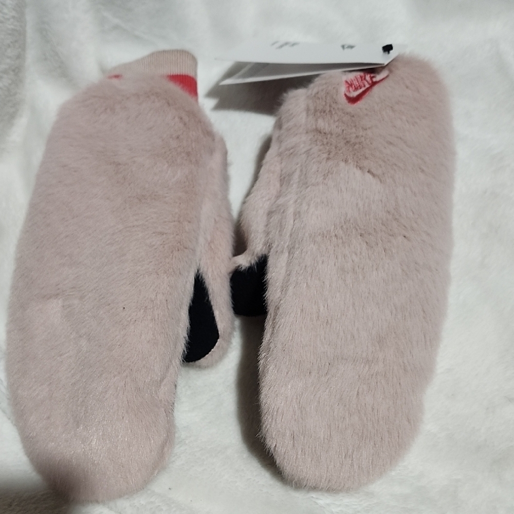 Nike Soft Pink Fleece Mittens